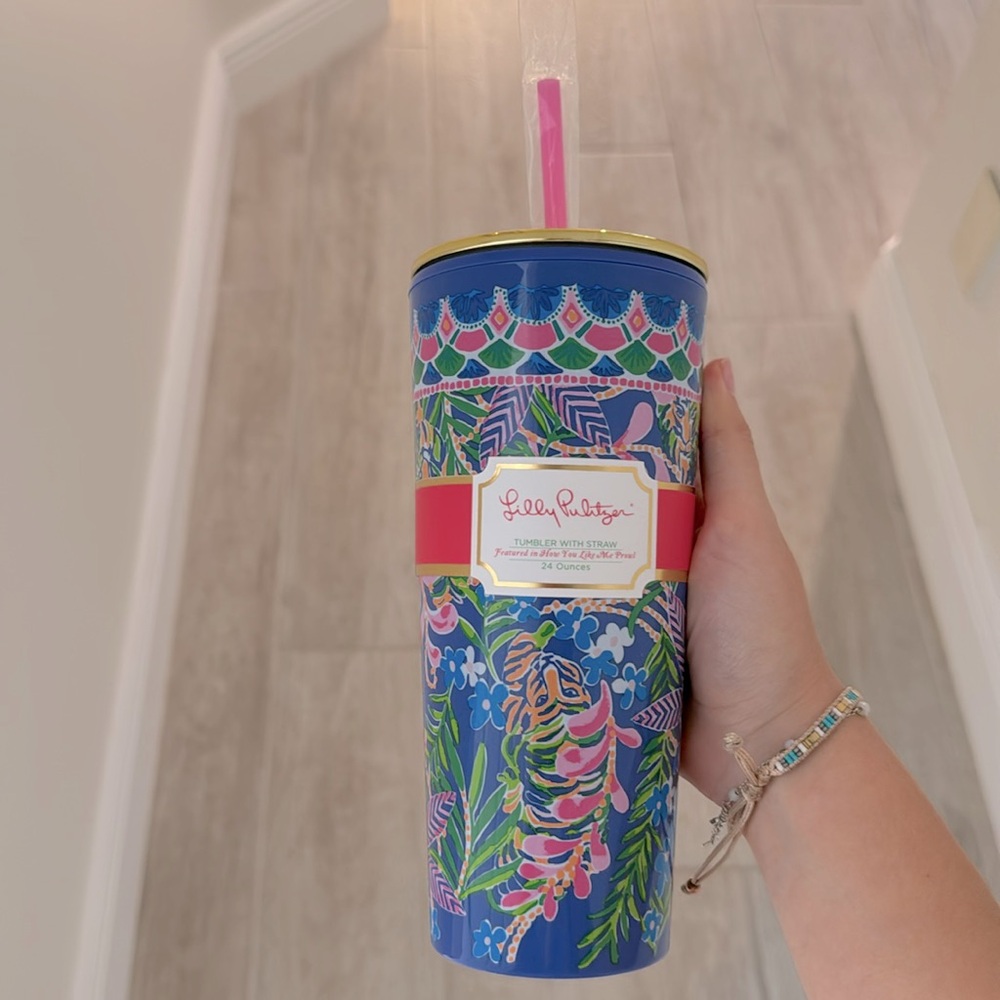 Lilly pulitzer tumbler with straw